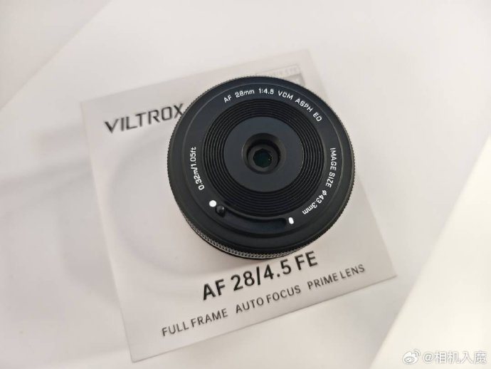 Ống kính pancake Viltrox 28mm f/4.5 VCM
