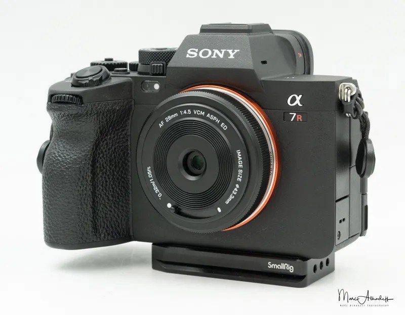 Ống kính Viltrox 28mm F4.5 Pancake